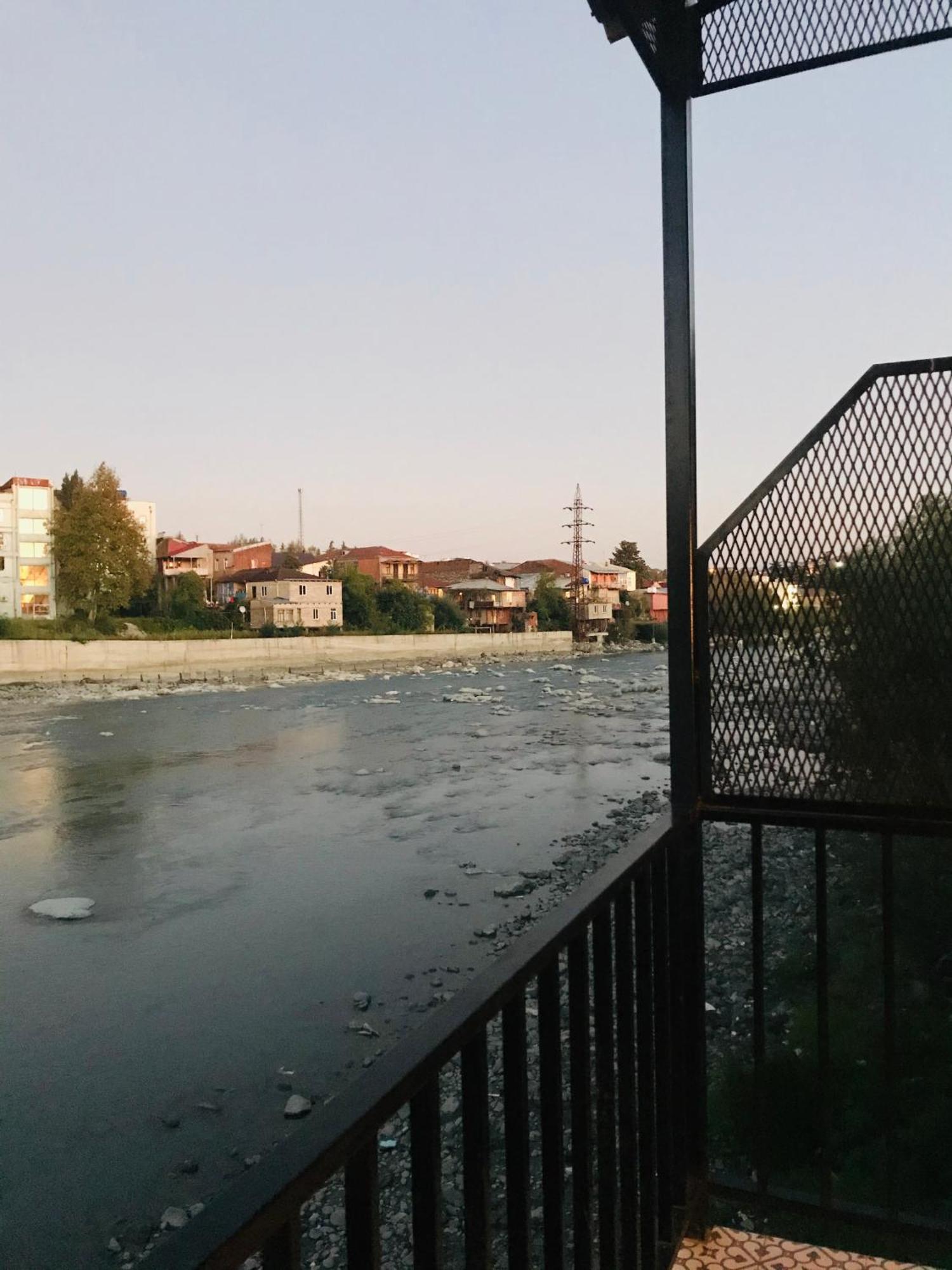 Apartment Riverside Kutaisi Exterior foto